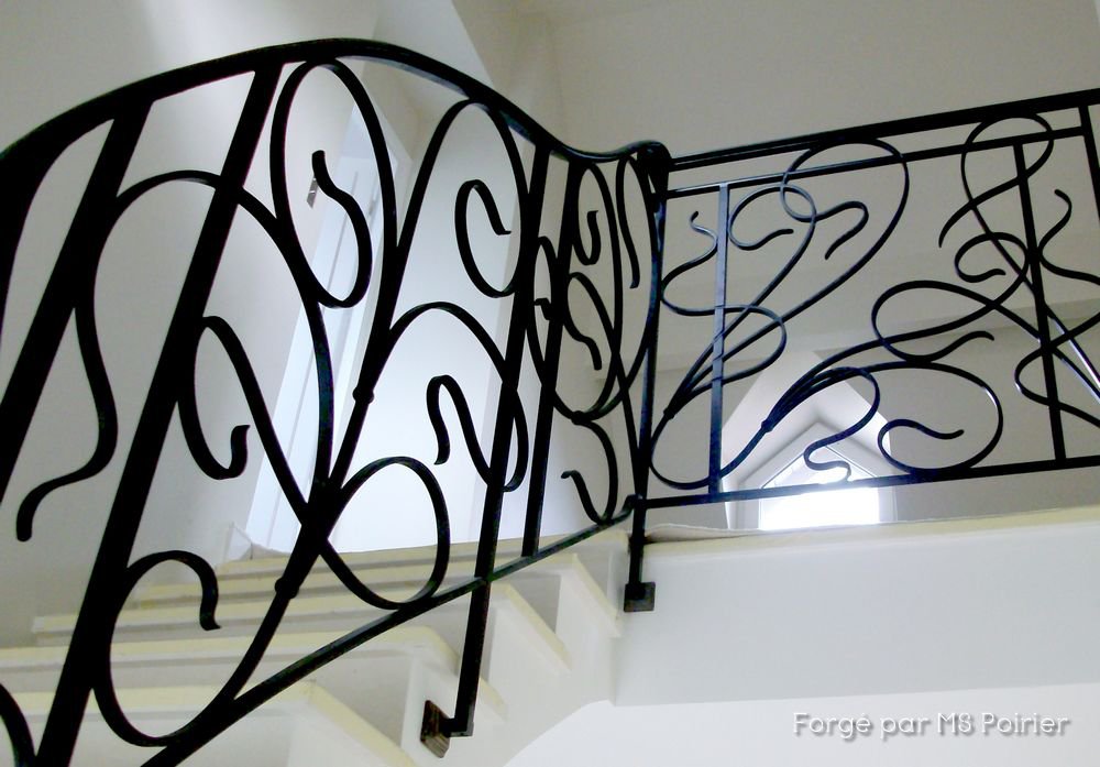 rampe d'escalier Art Nouveau façon Victor Horta