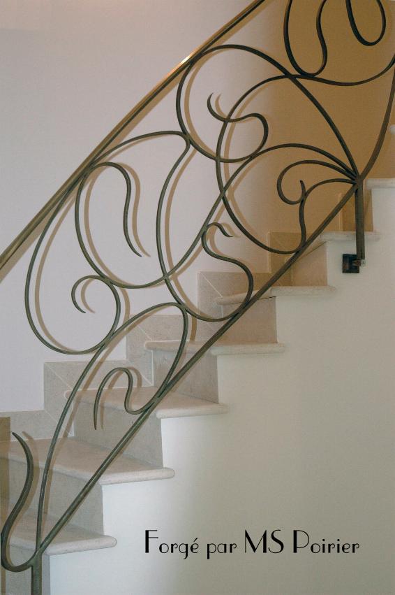 Rampe d'escalier en fer forgé moderne